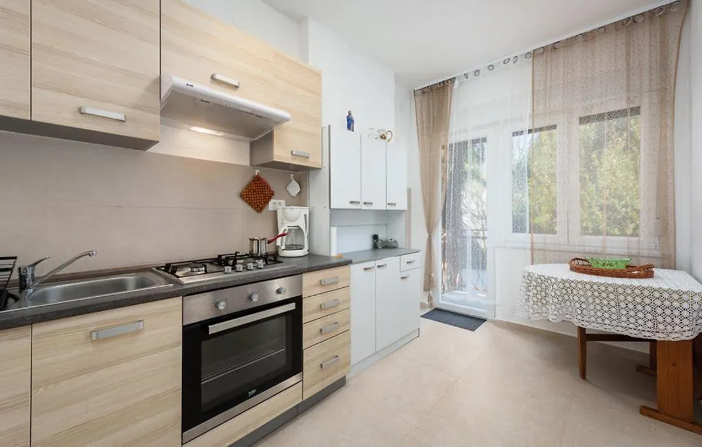 Apartment Apartman Leo Novigrad  Croatia